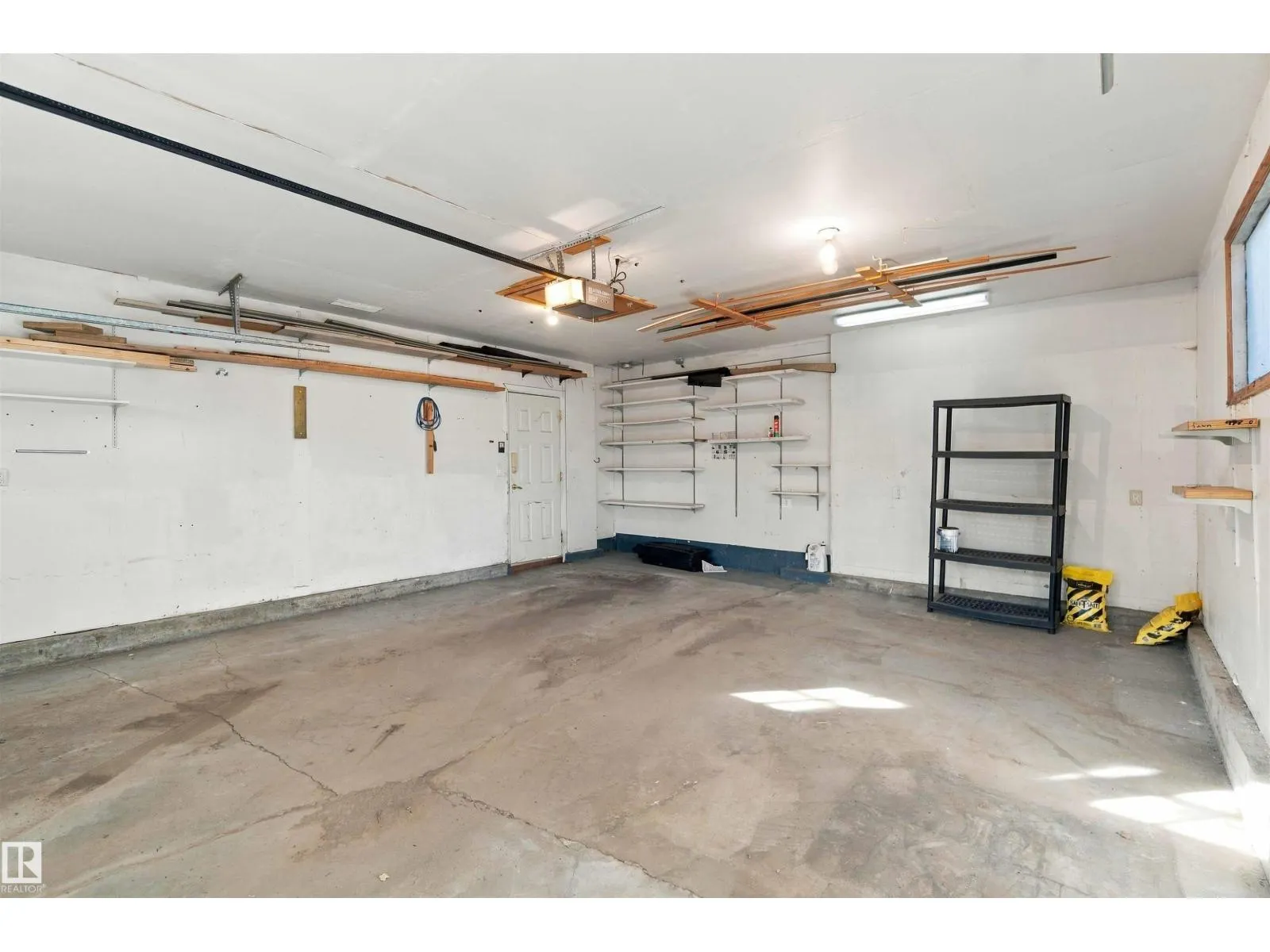 16 BEAUVISTA DR