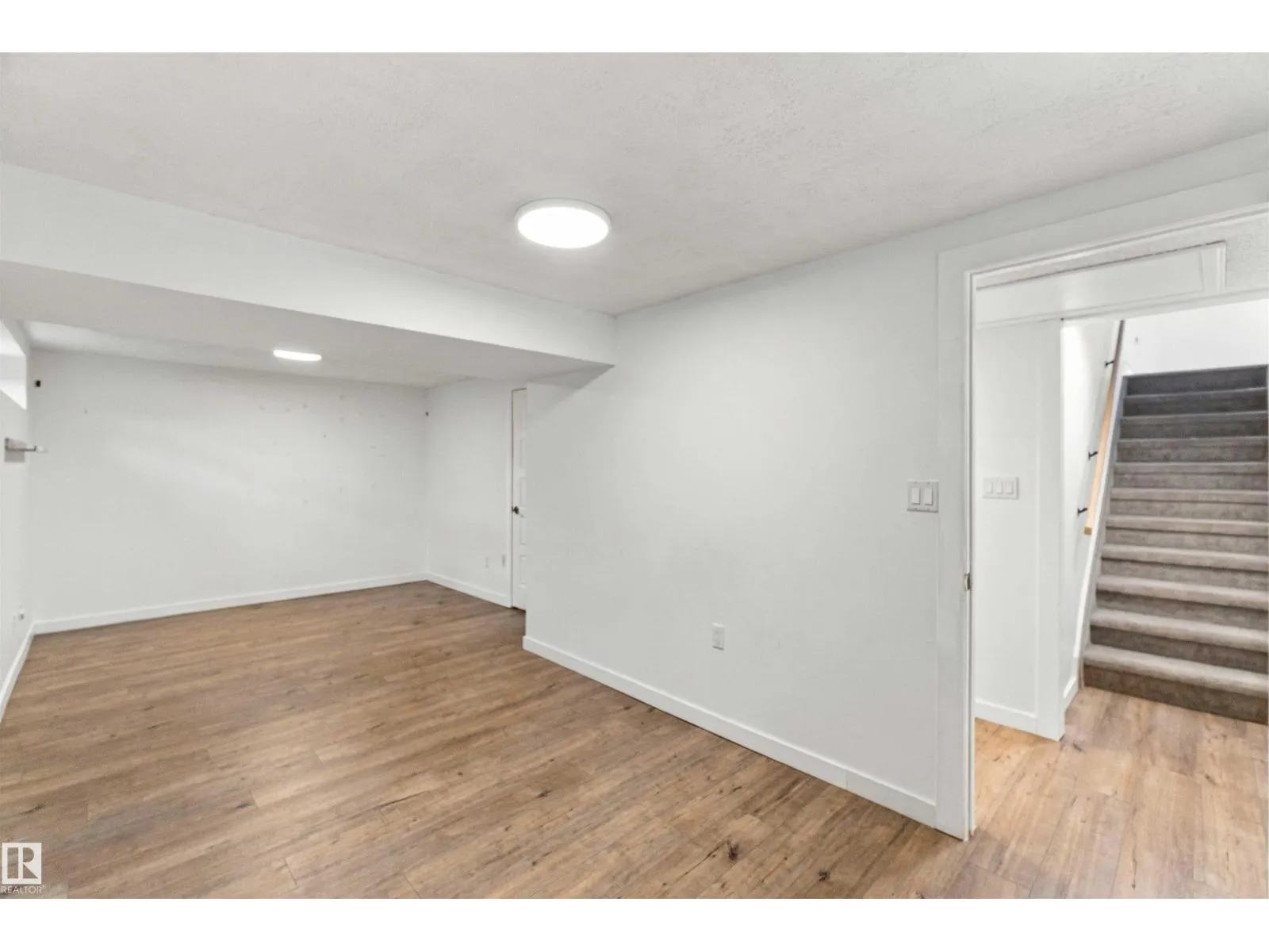 16 BEAUVISTA DR