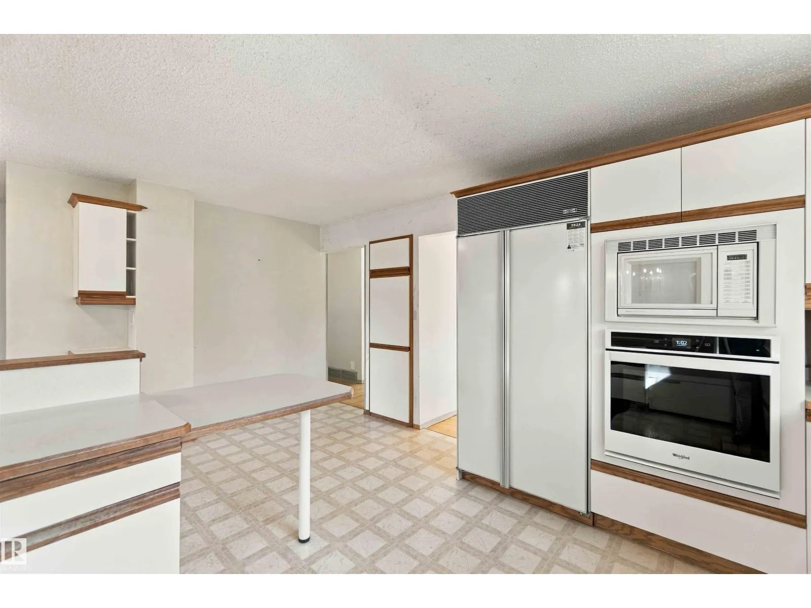 16 BEAUVISTA DR