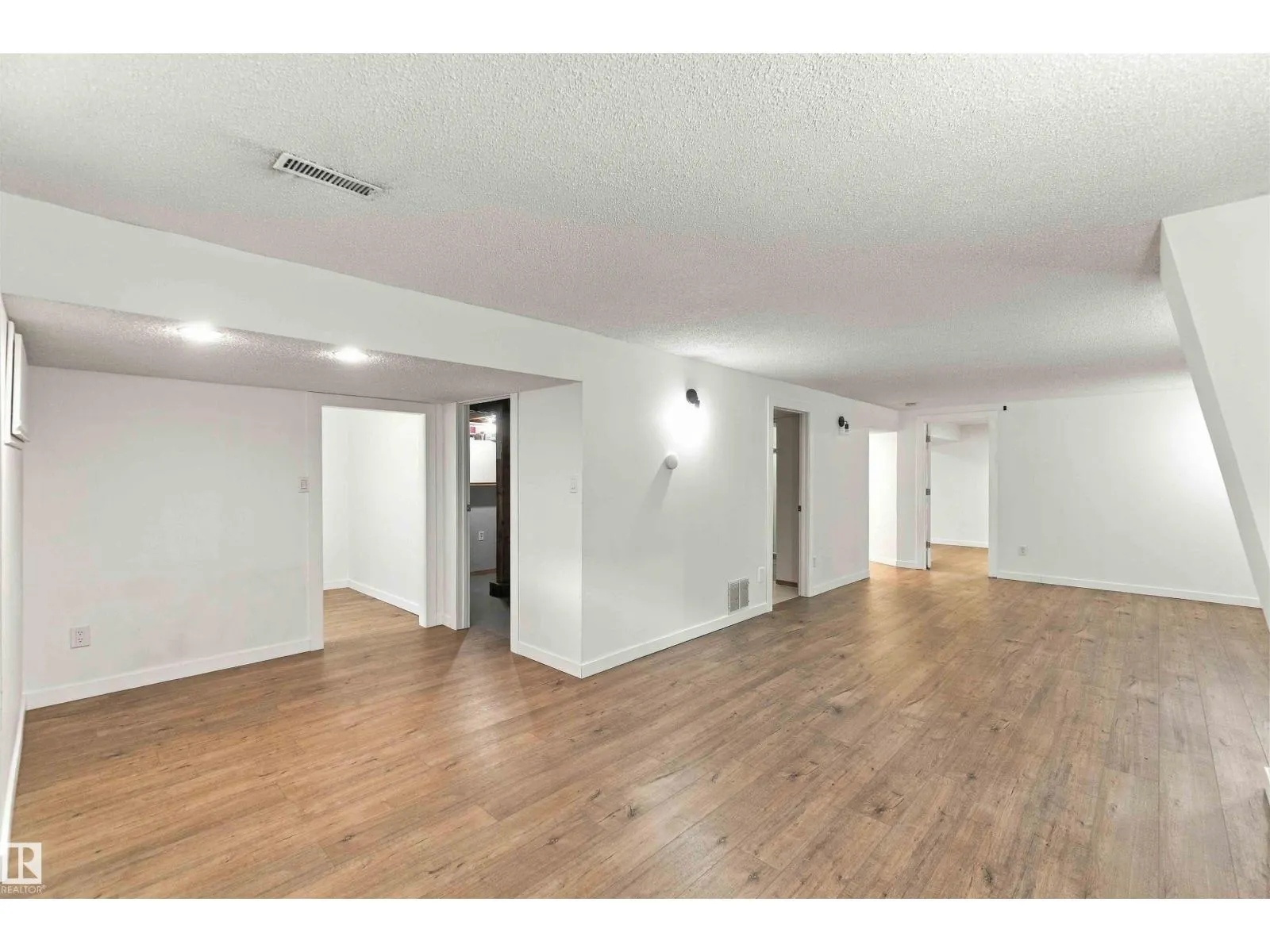16 BEAUVISTA DR