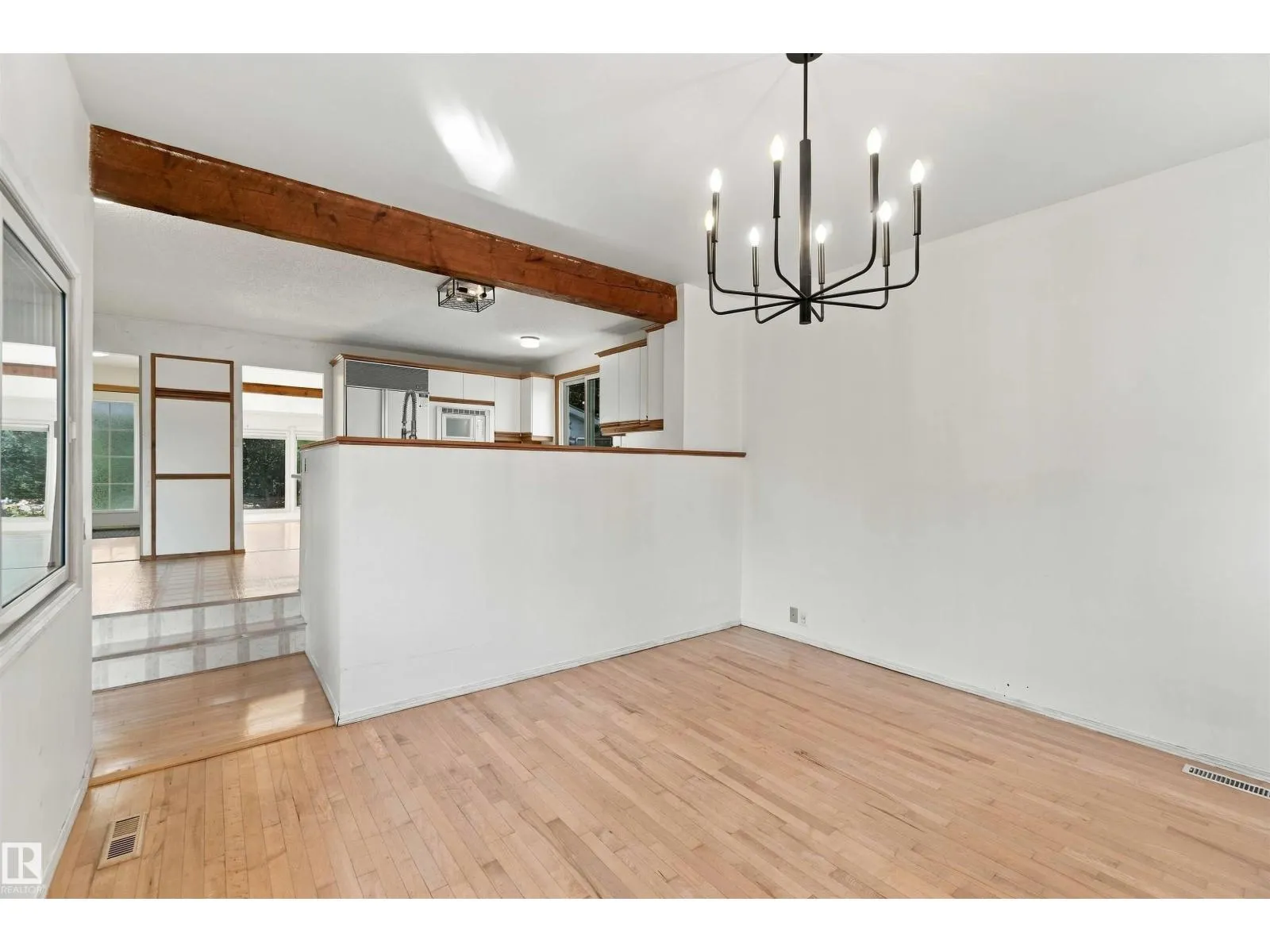 16 BEAUVISTA DR