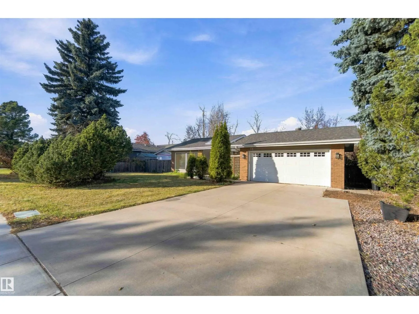 16 BEAUVISTA DR
