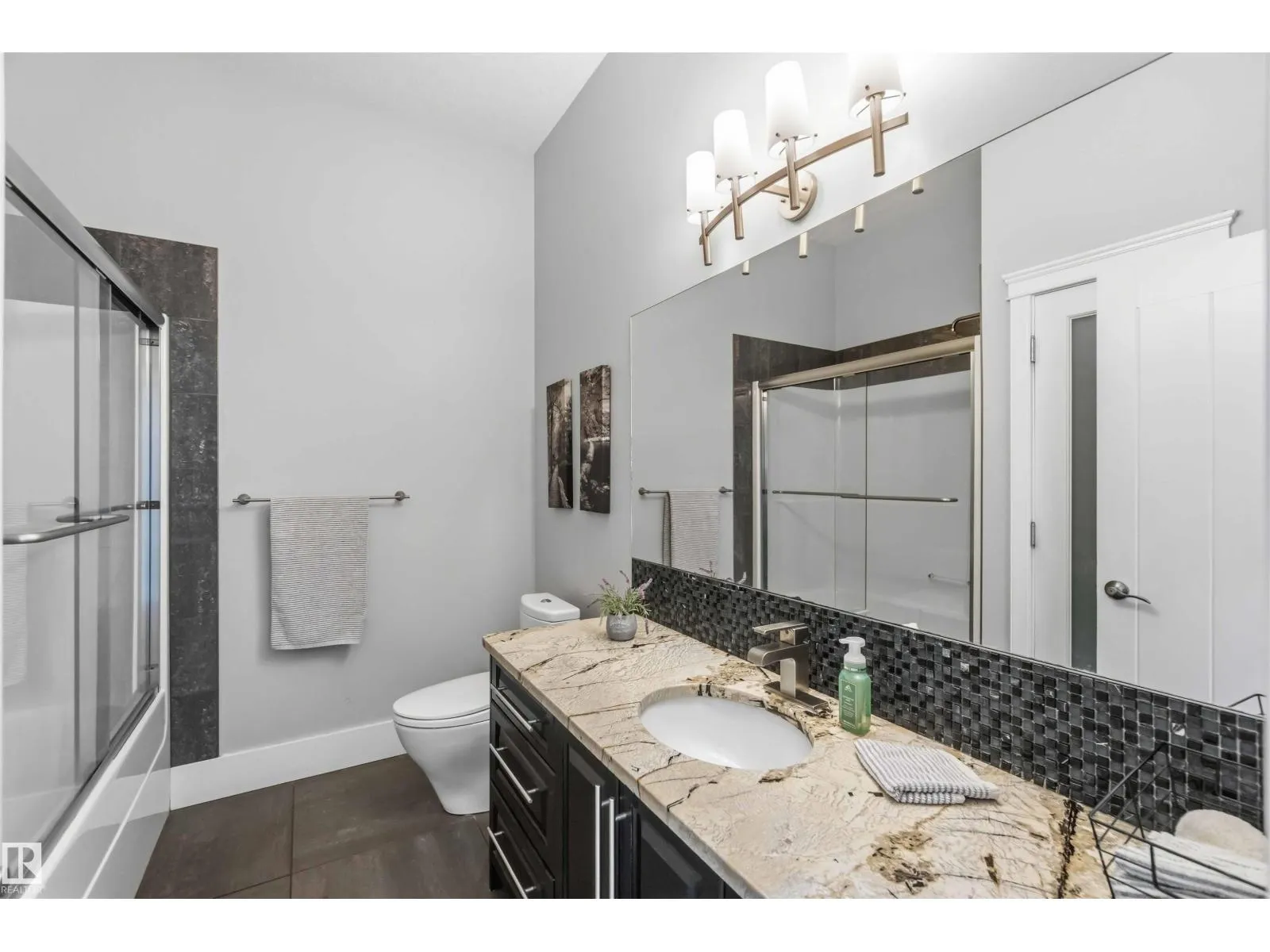 17531 110 ST NW