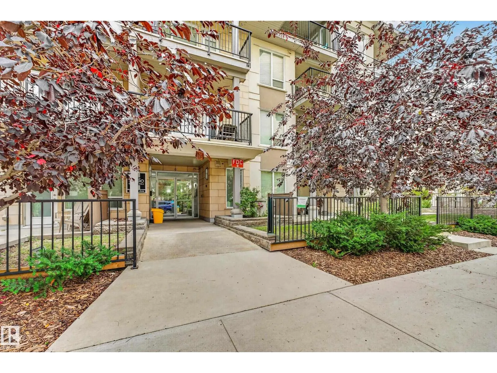 #408 9907 91 AV NW