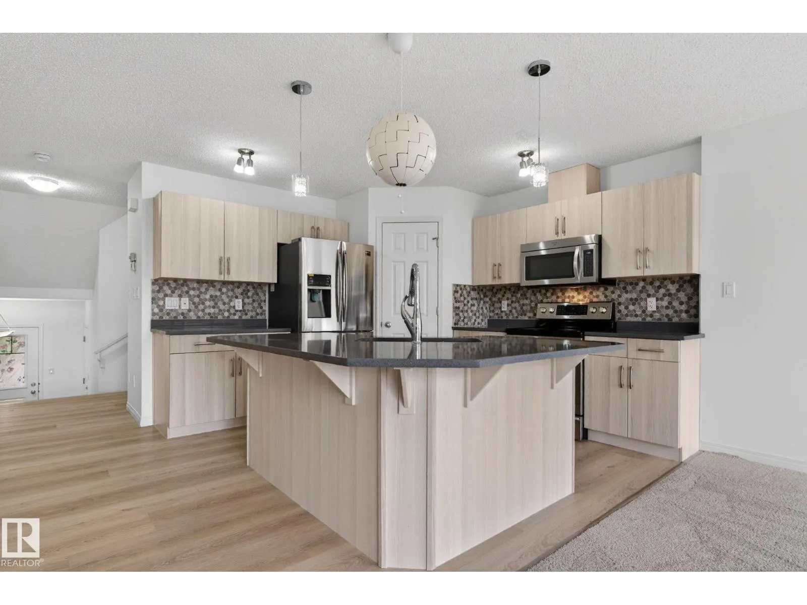 3806 POWELL WD SW