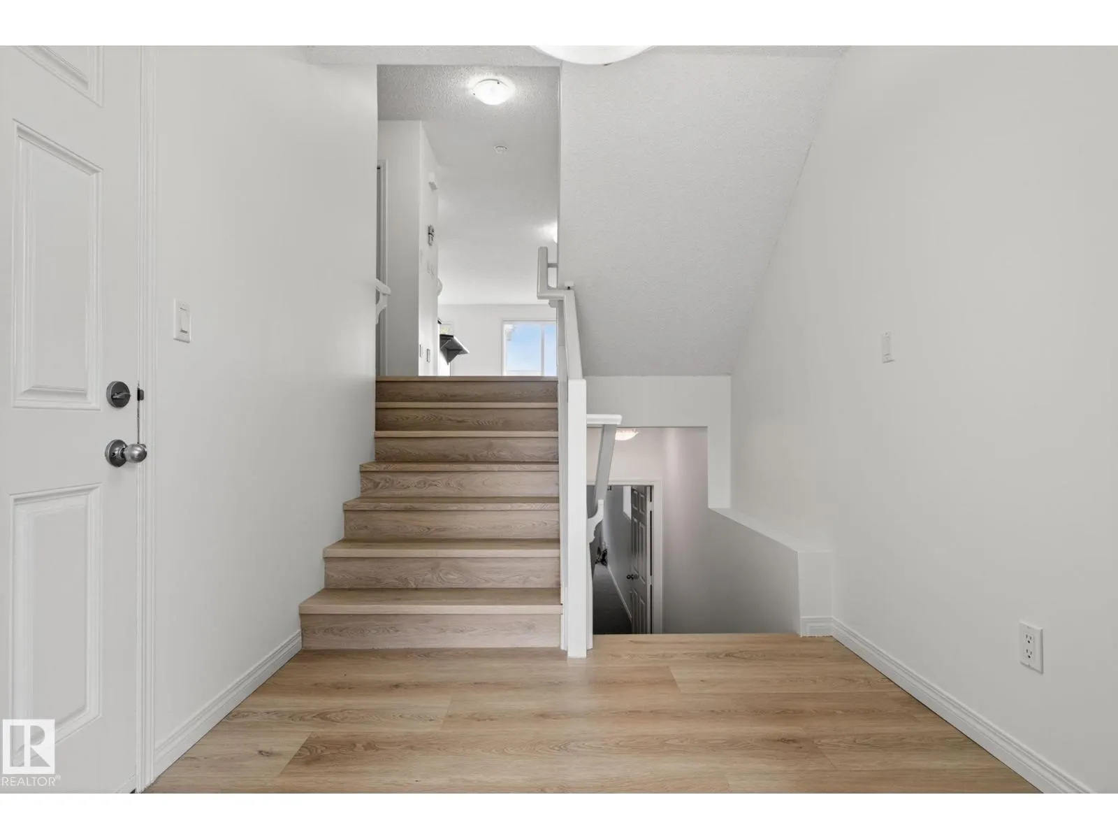 3806 POWELL WD SW