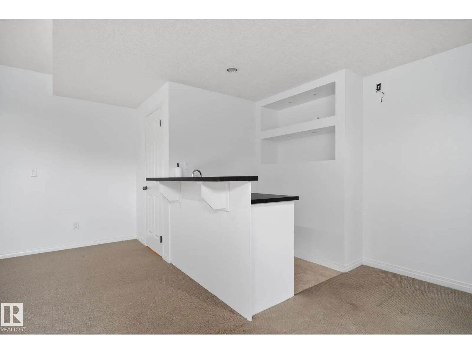 3806 POWELL WD SW
