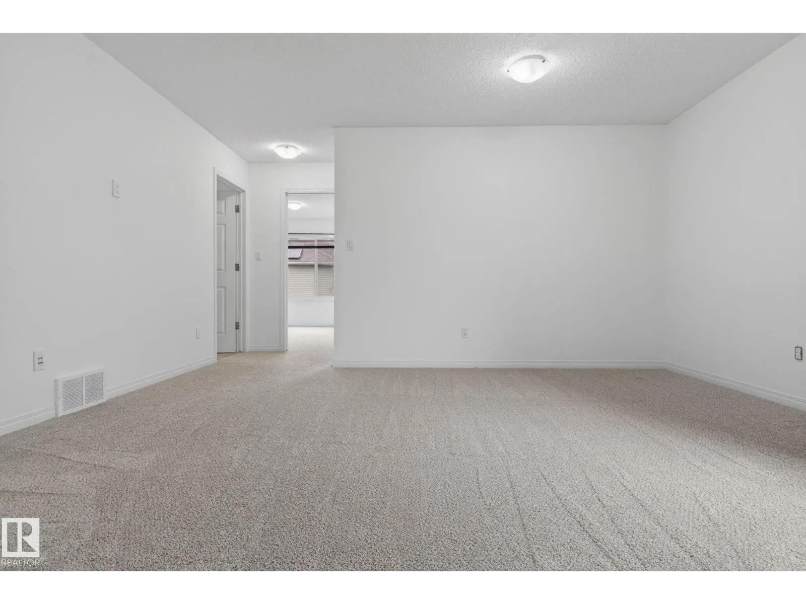 3806 POWELL WD SW