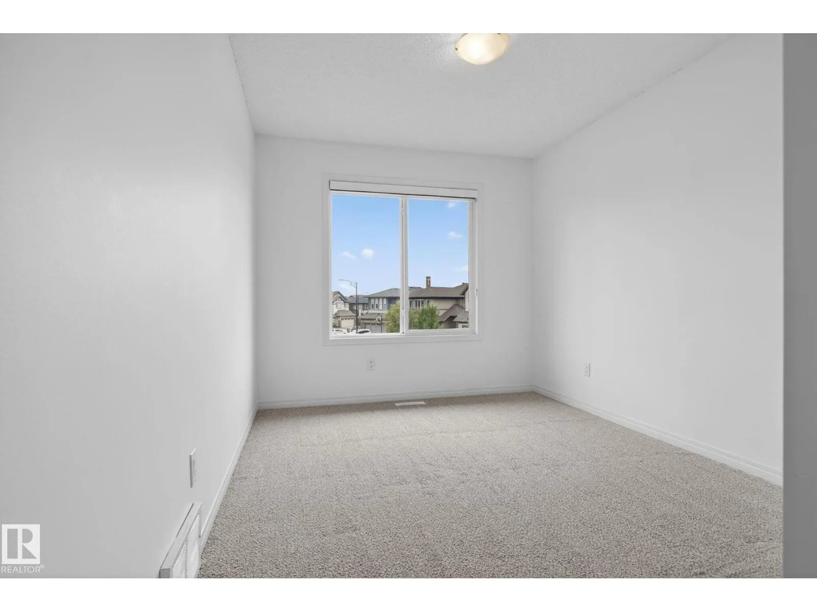 3806 POWELL WD SW