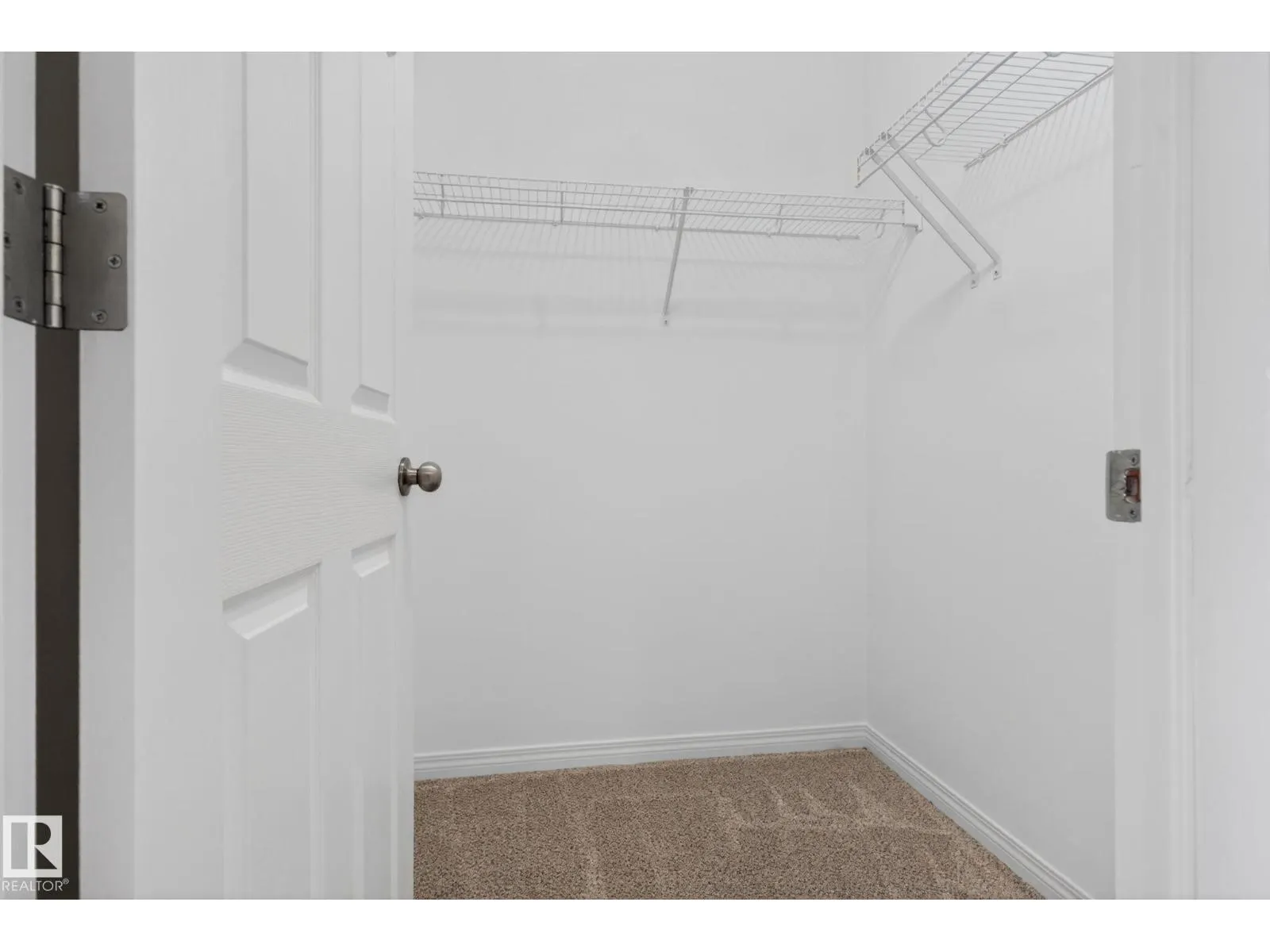 3806 POWELL WD SW