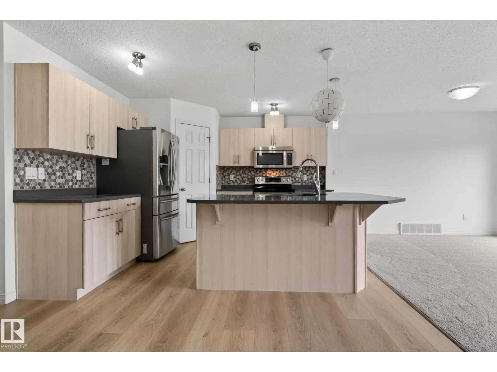 3806 POWELL WD SW