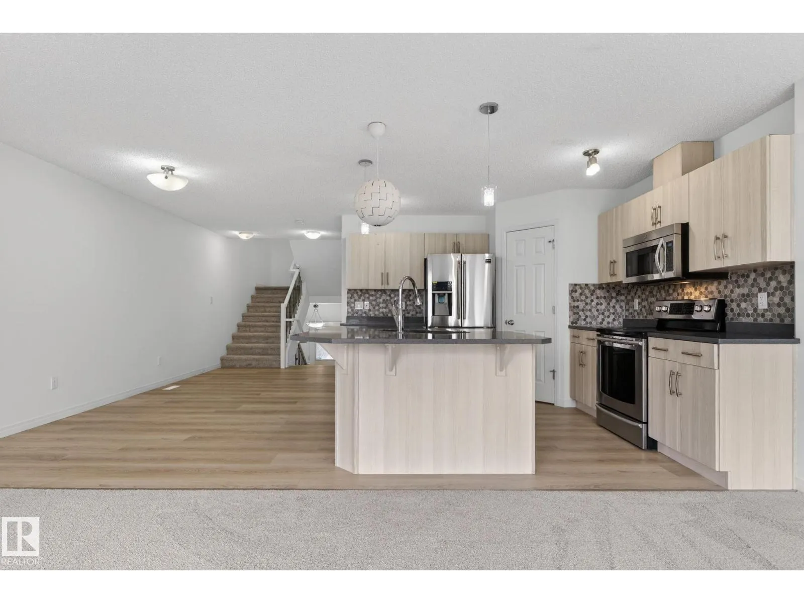 3806 POWELL WD SW