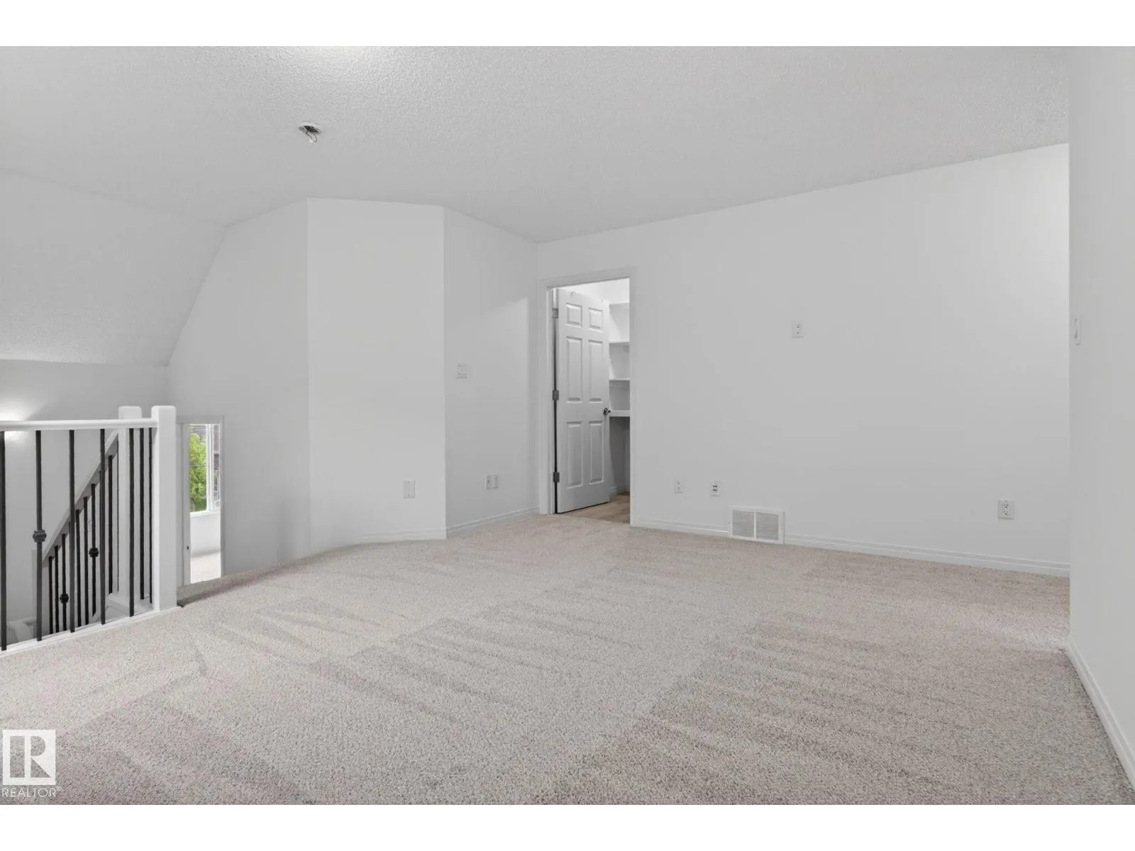 3806 POWELL WD SW