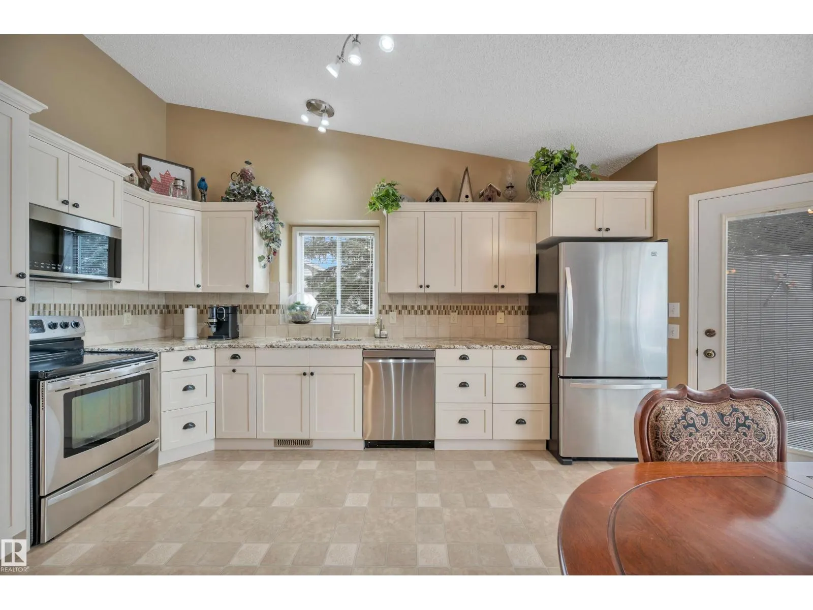 #15 20 DEERBOURNE DR