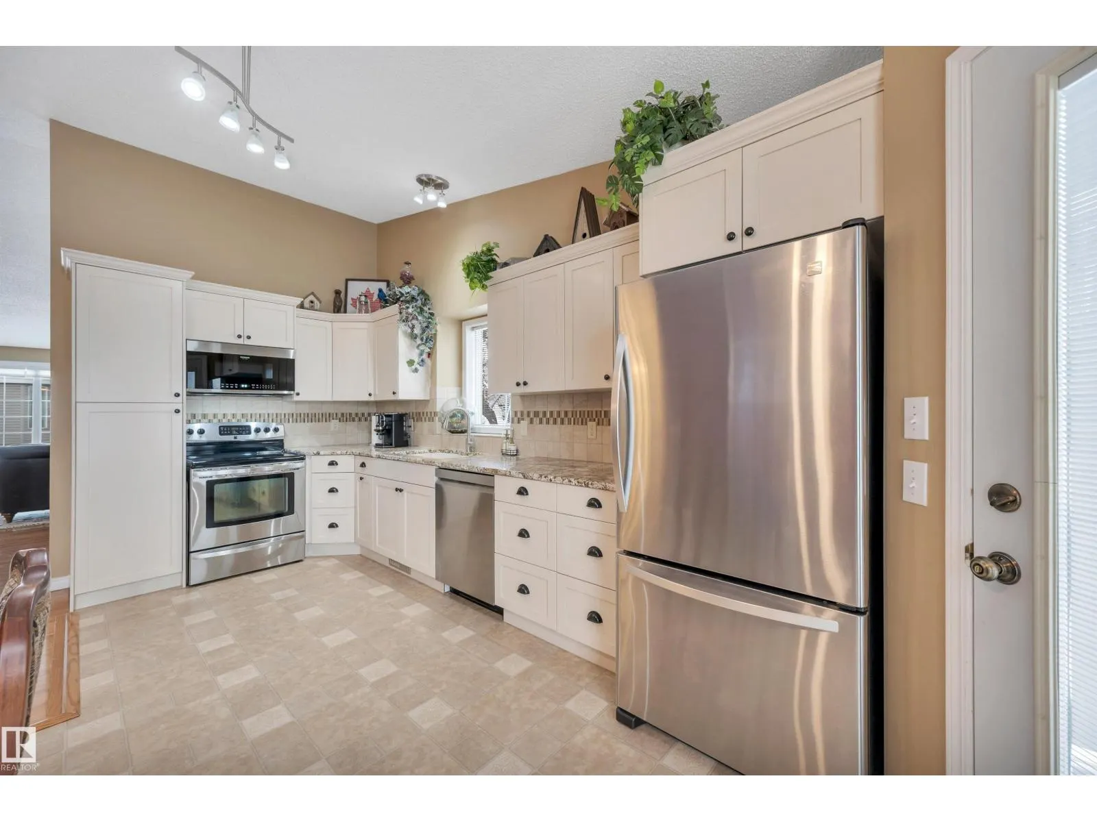 #15 20 DEERBOURNE DR