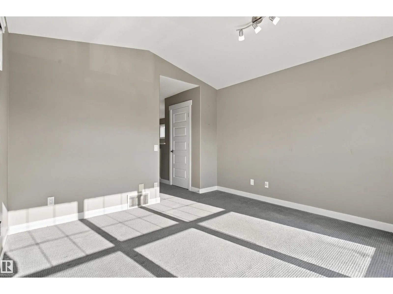 1926 Chapman Road SW