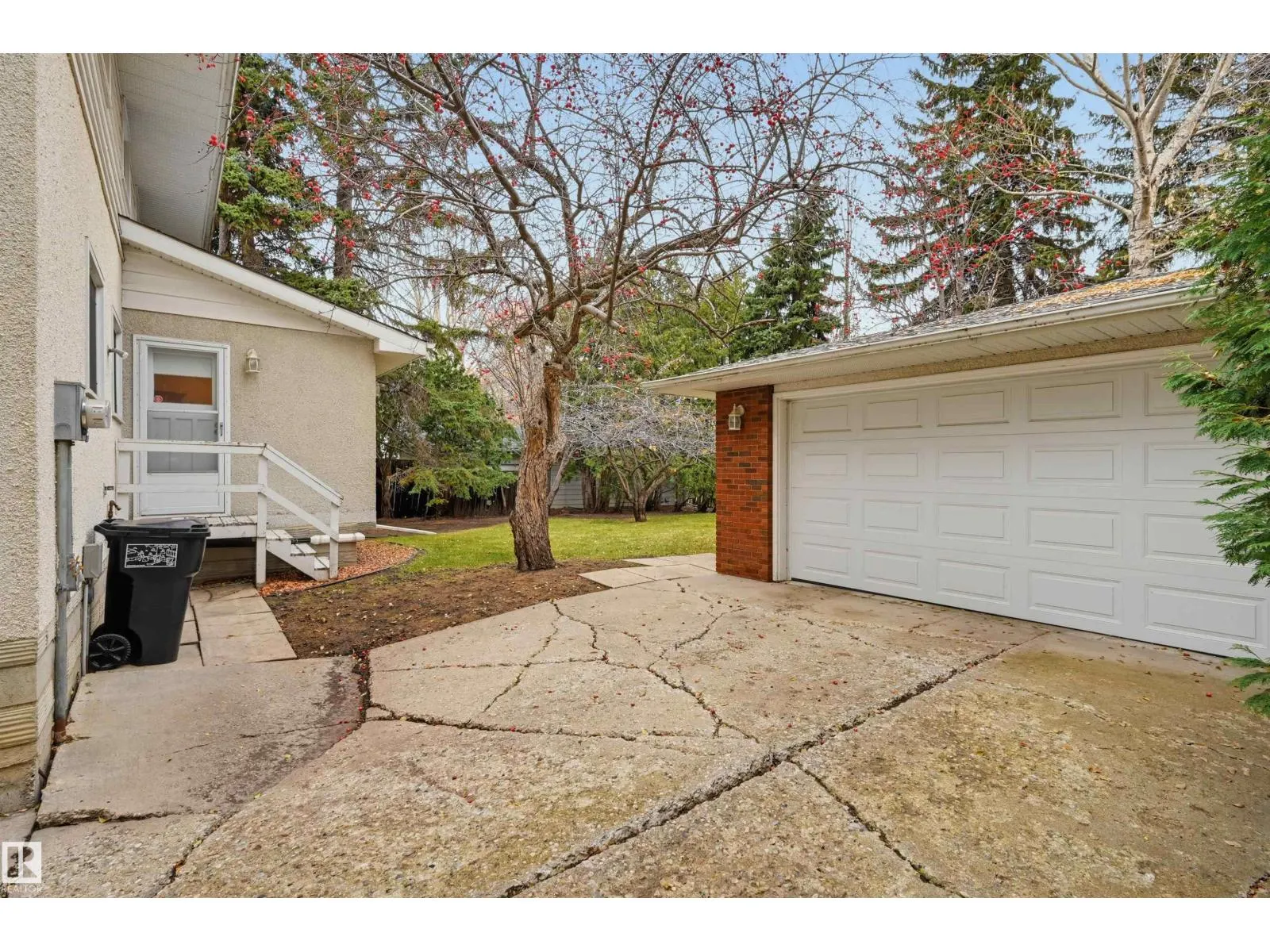 88 QUESNELL RD NW