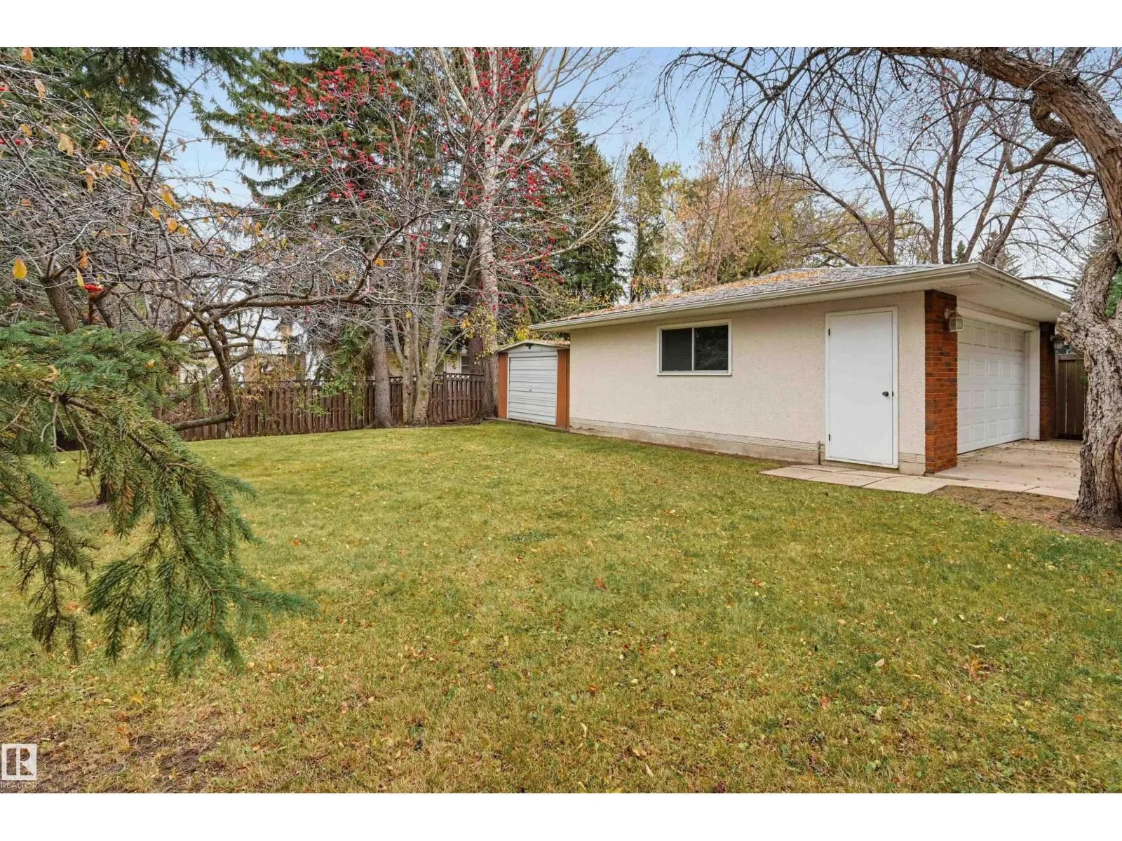 88 QUESNELL RD NW