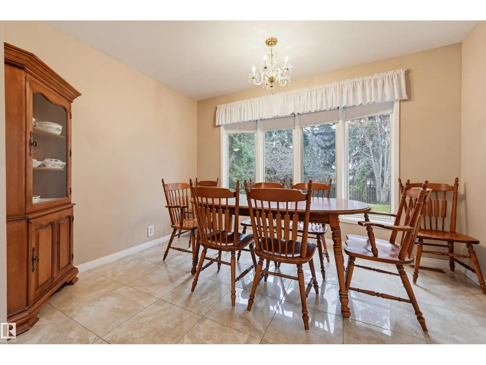 88 QUESNELL RD NW
