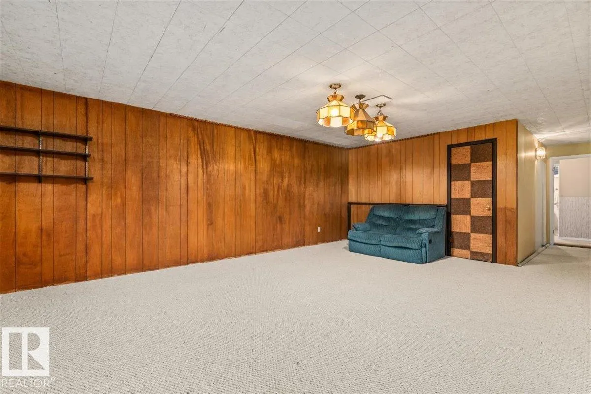 5118 114A ST NW
