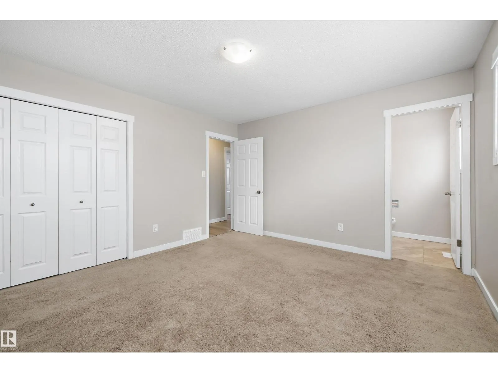 7227 152A AV NW