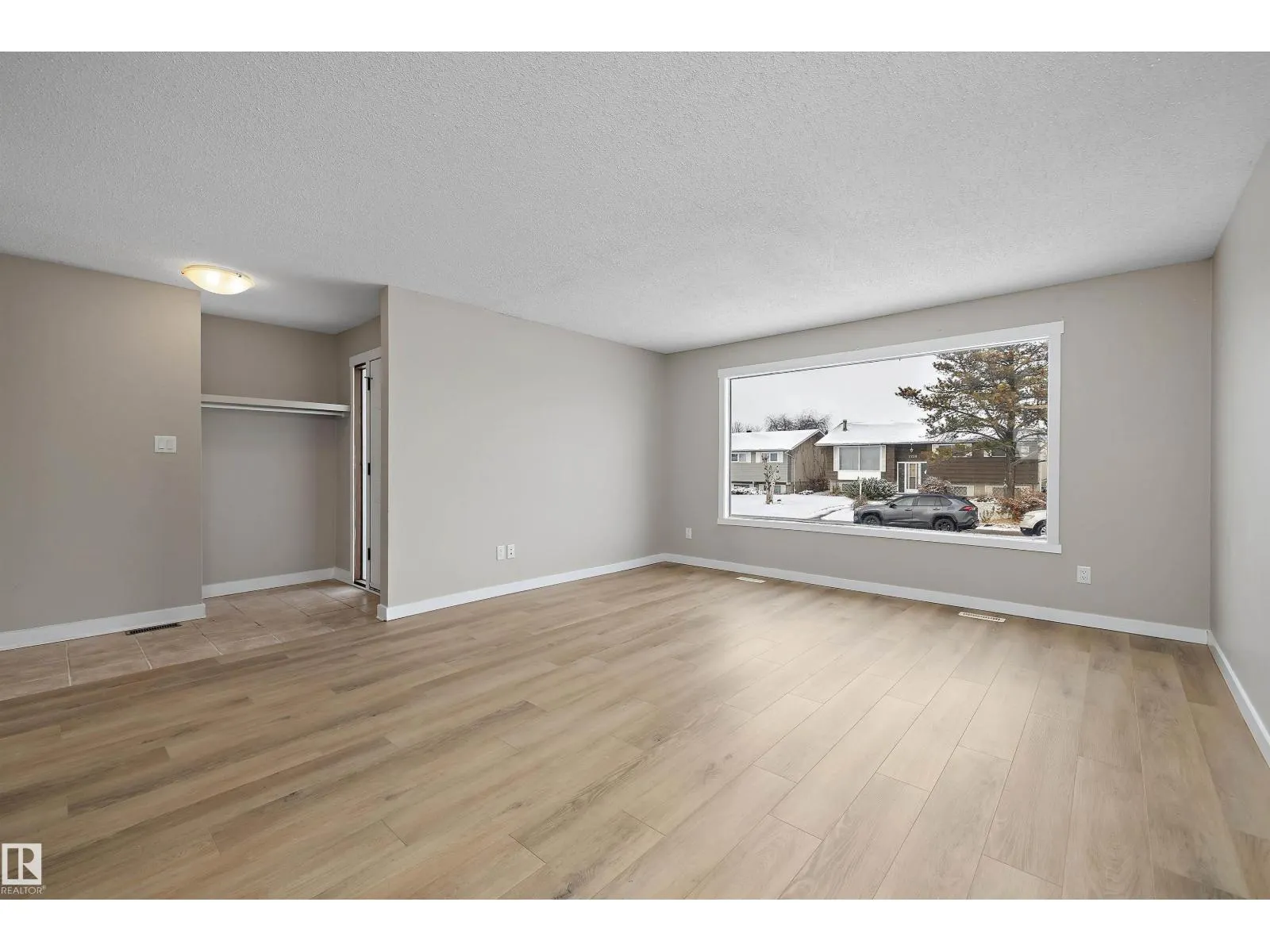 7227 152A AV NW