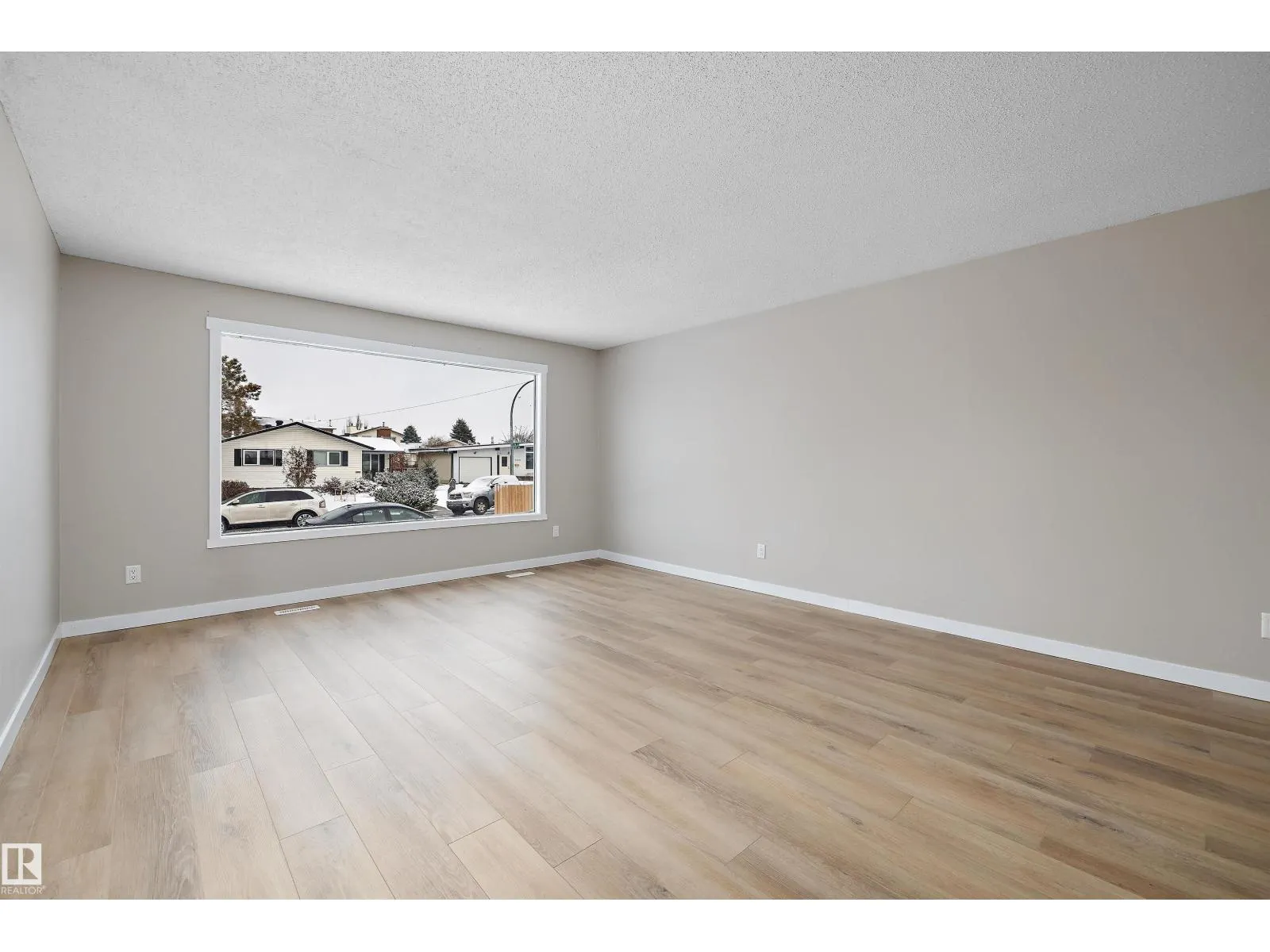 7227 152A AV NW