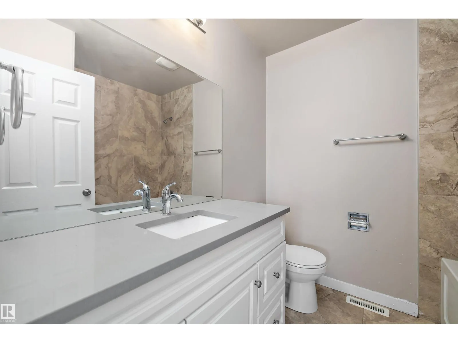 7227 152A AV NW