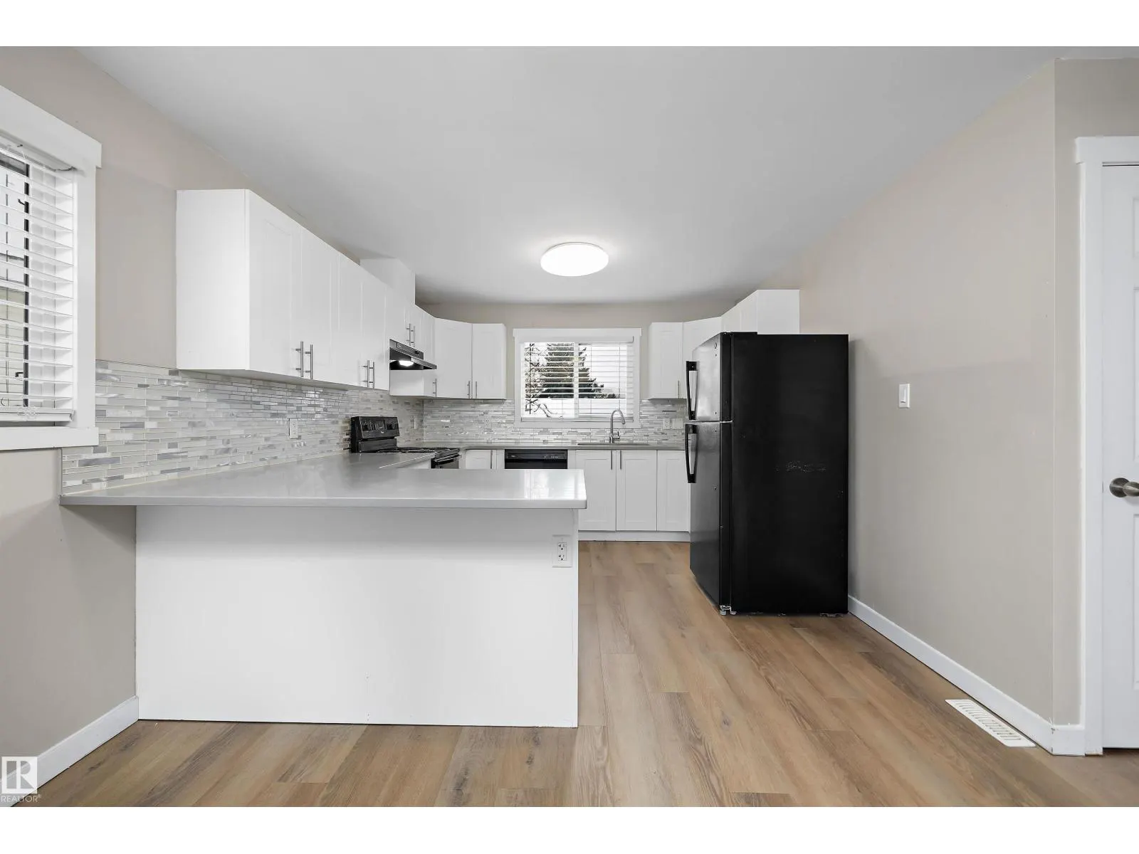 7227 152A AV NW
