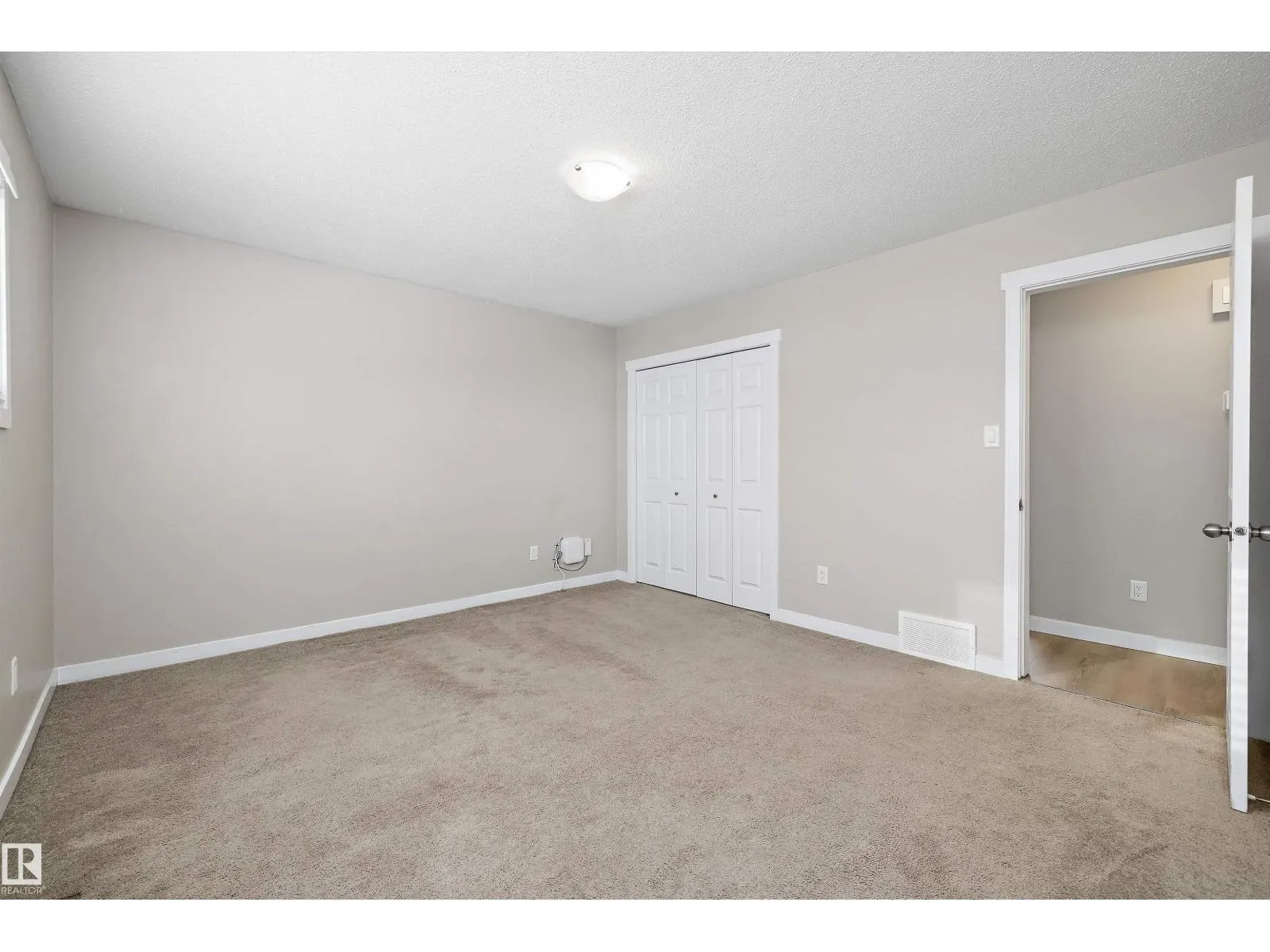 7227 152A AV NW