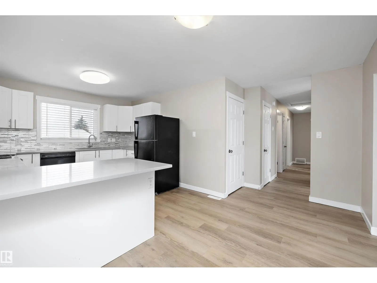 7227 152A AV NW
