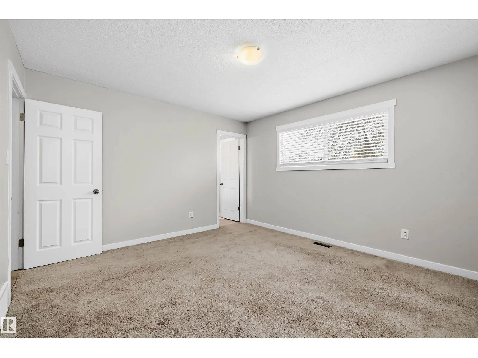7227 152A AV NW