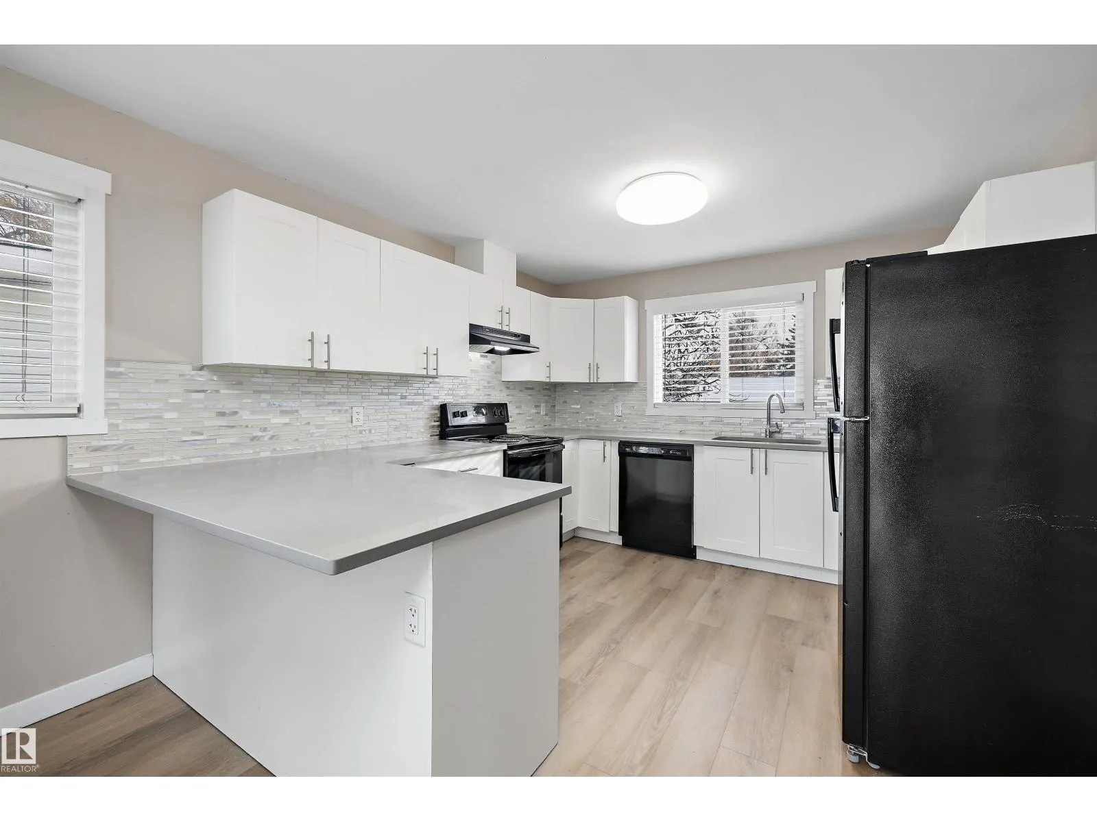 7227 152A AV NW