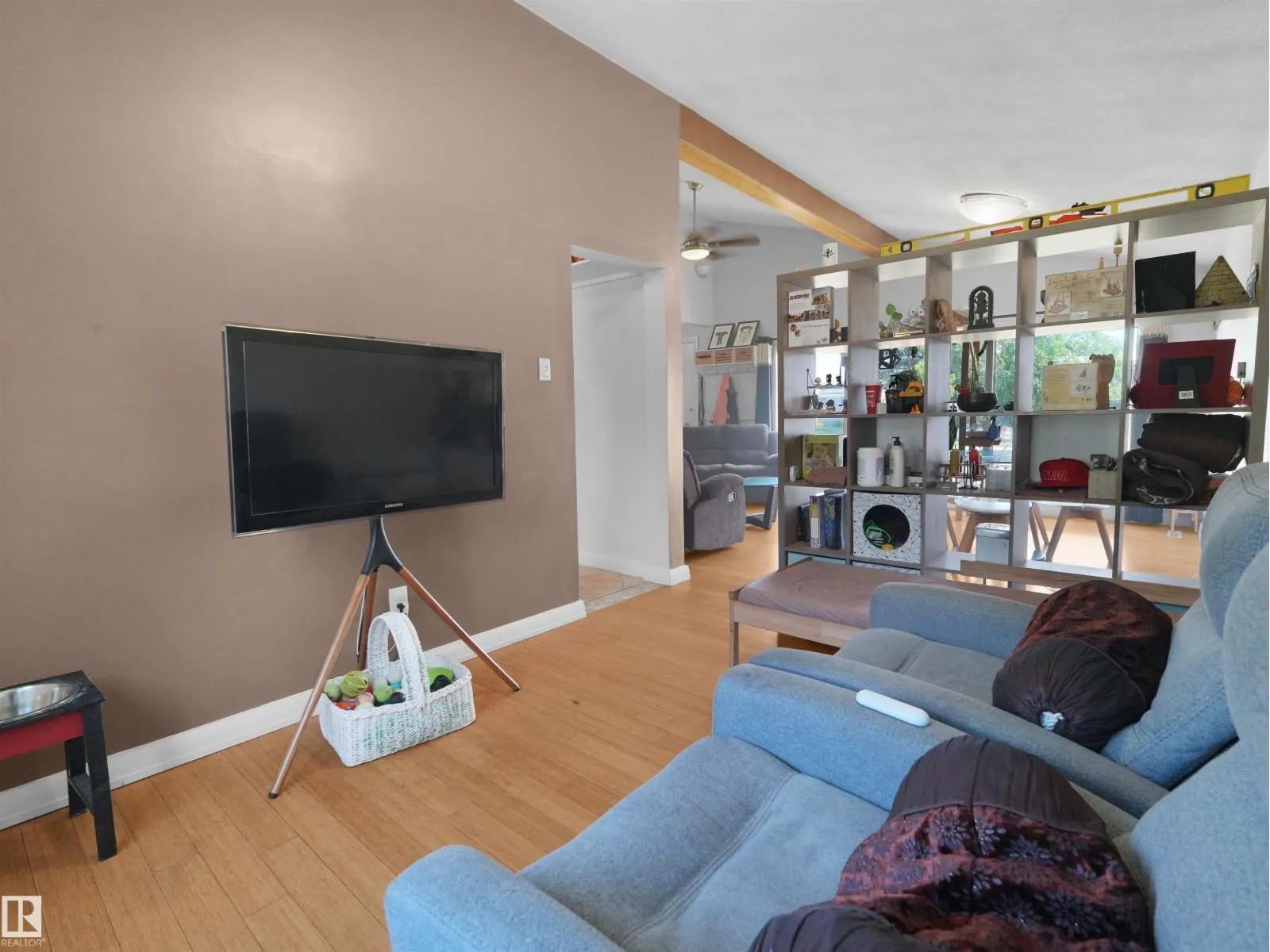 9256 75 ST NW
