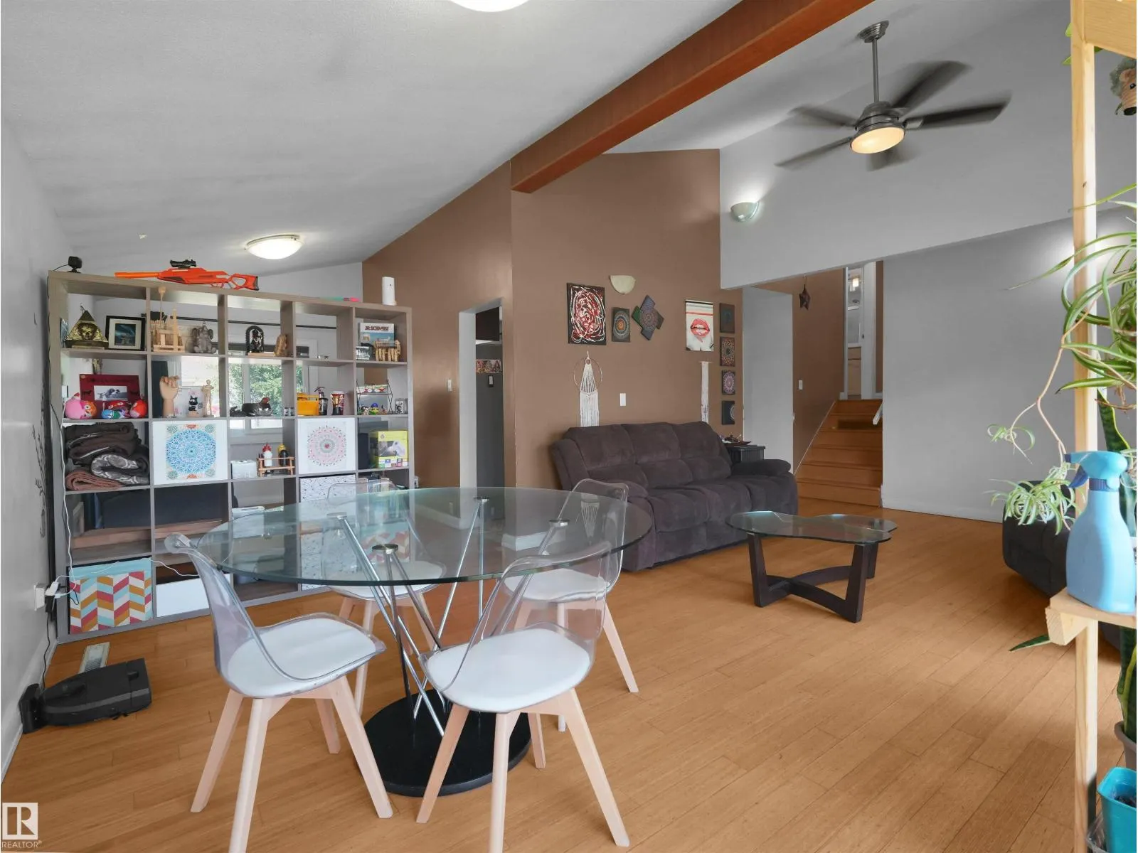 9256 75 ST NW