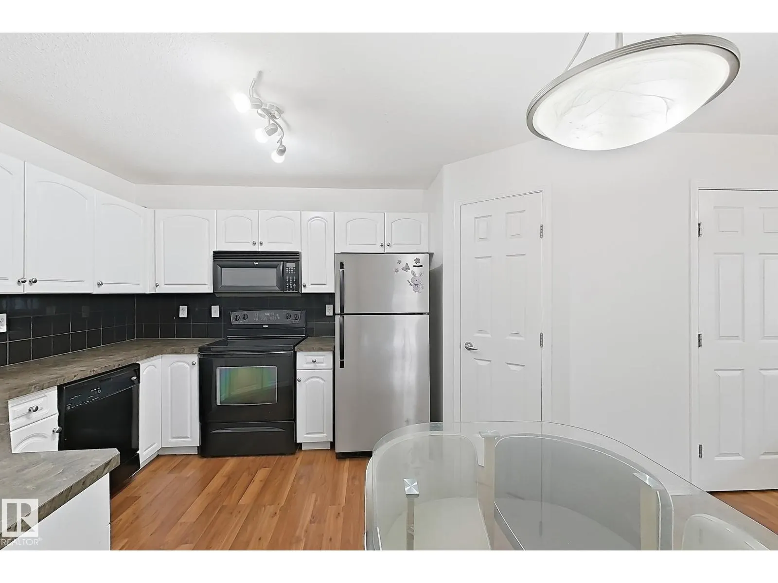 #43 150 EDWARDS DR E SW