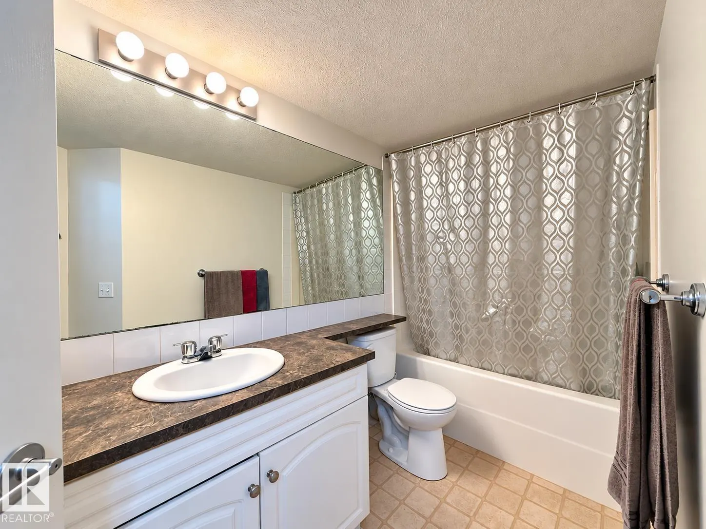#43 150 EDWARDS DR E SW