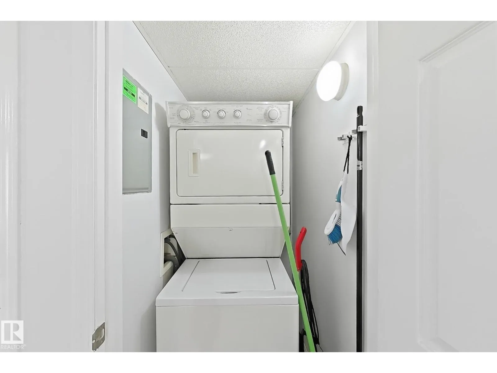 #43 150 EDWARDS DR E SW