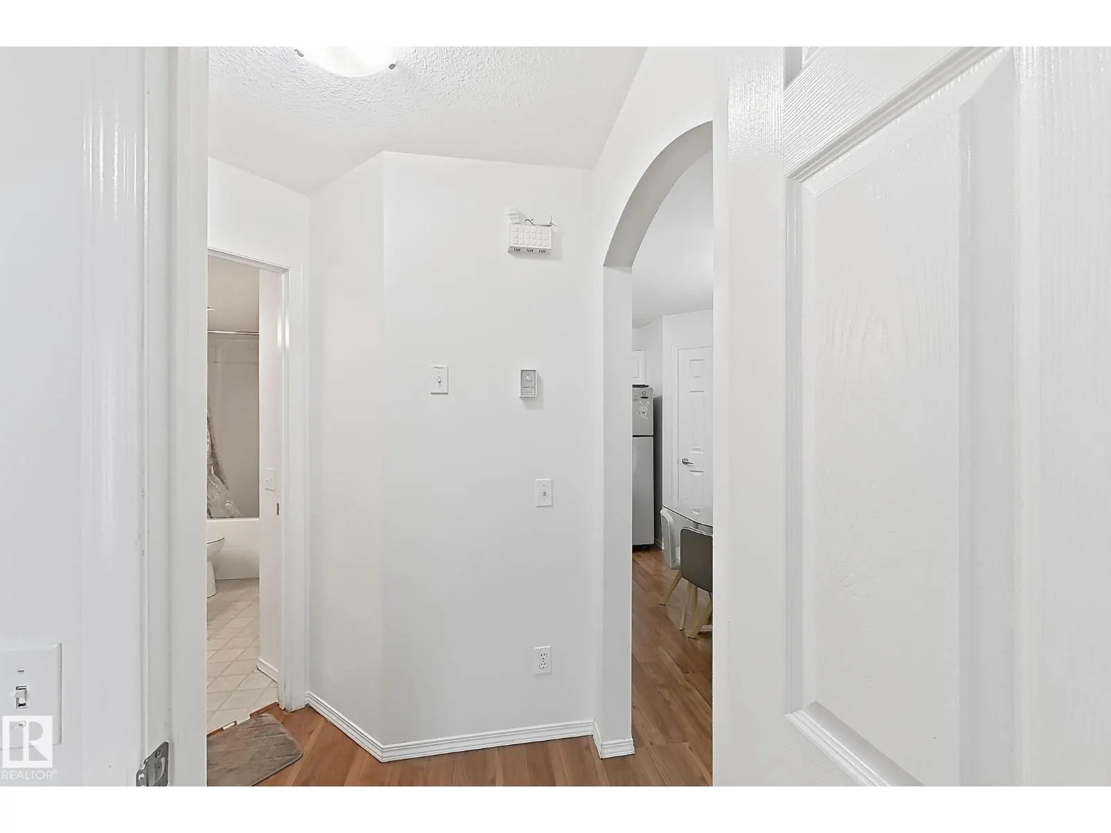 #43 150 EDWARDS DR E SW