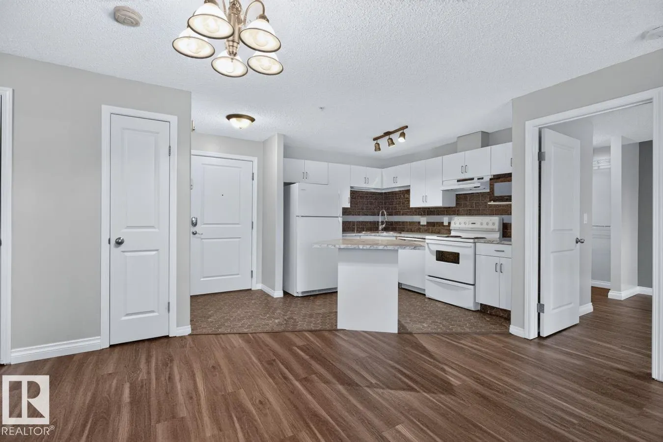 #402 10535 122 ST NW