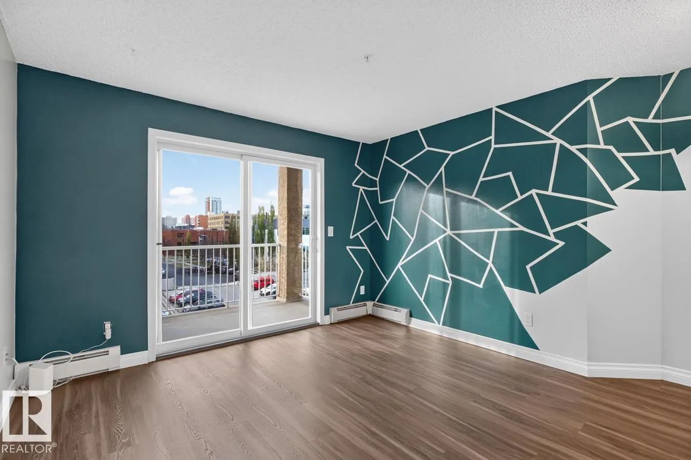 #402 10535 122 ST NW