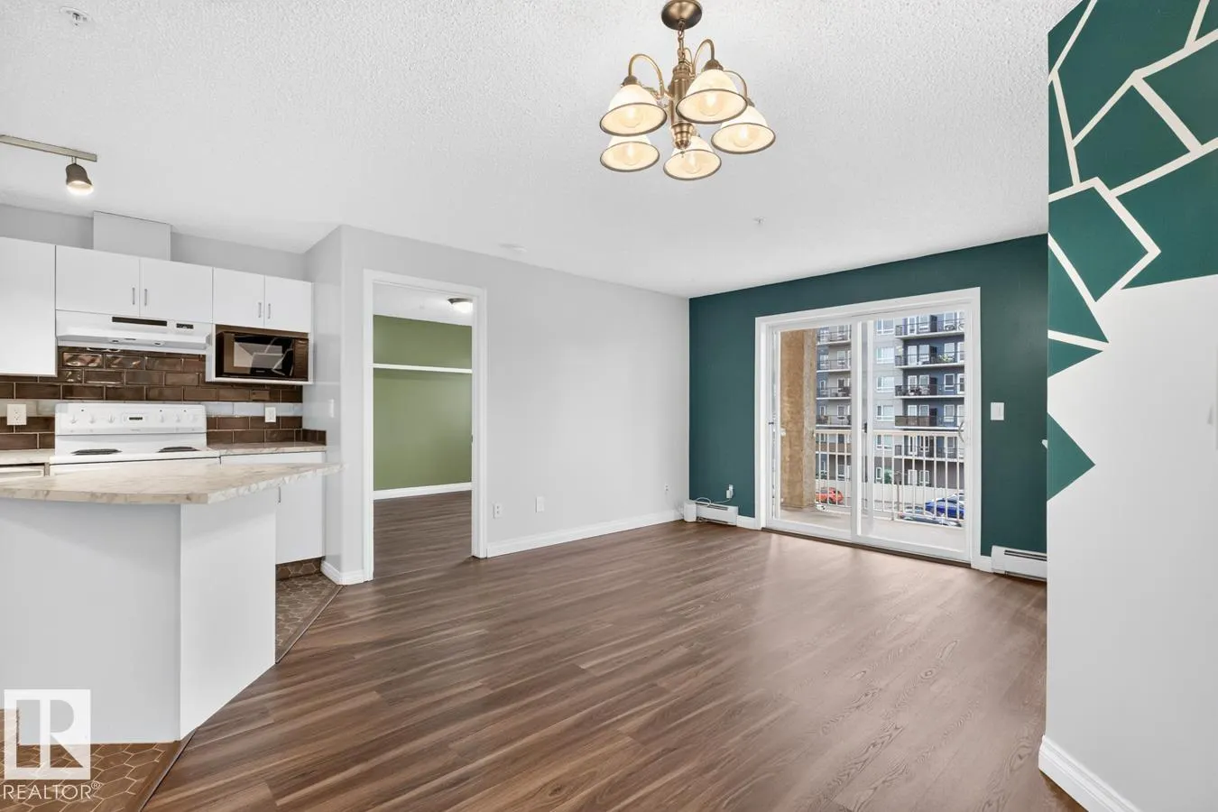 #402 10535 122 ST NW