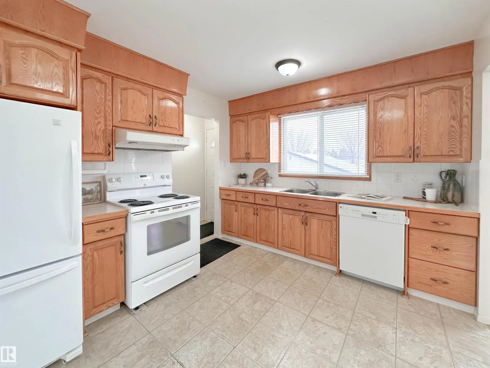 14923 83 ST NW