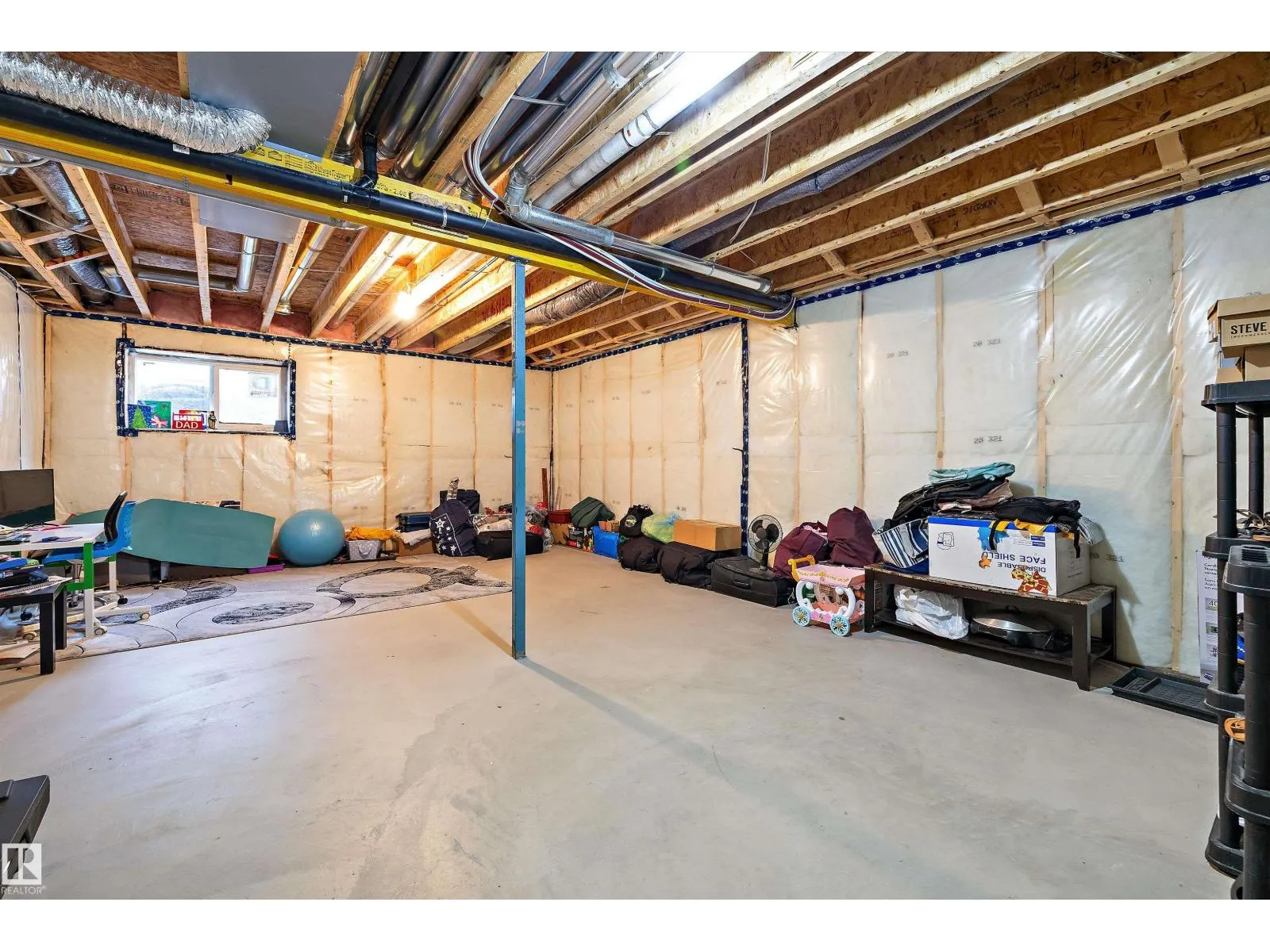 6506 167A AV NW