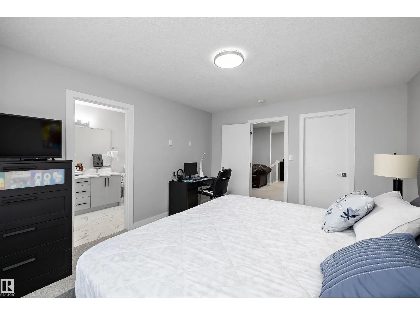 6506 167A AV NW
