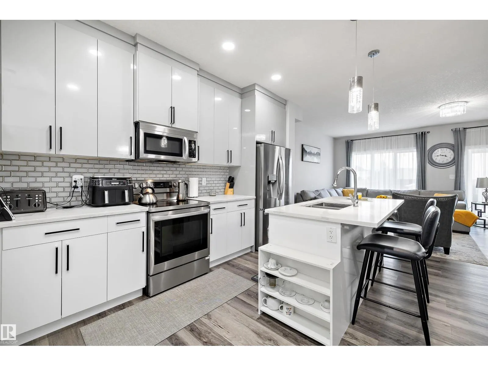 6506 167A AV NW