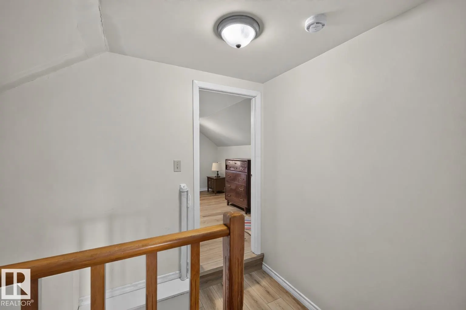 9626 85 AV NW