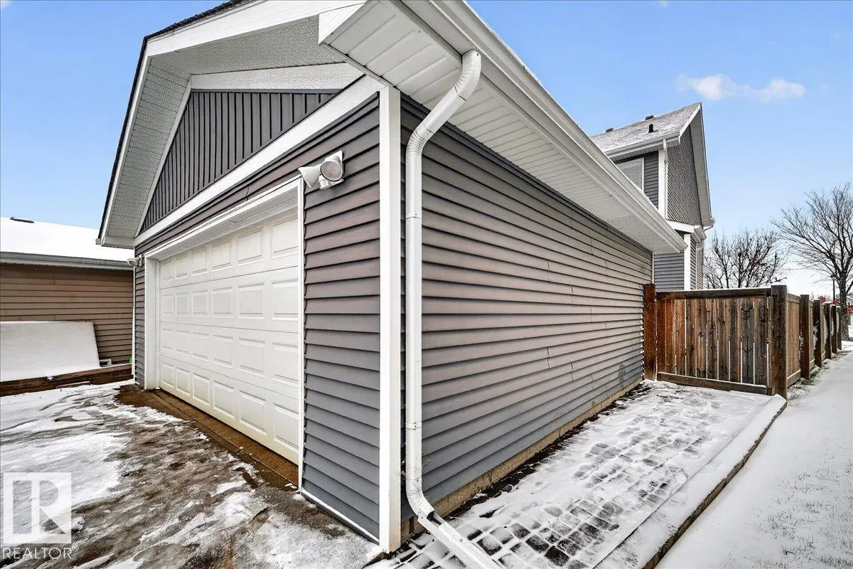 1164 74 ST SW
