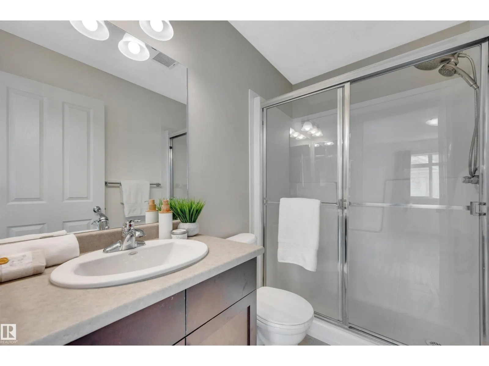#73 1804 70 ST SW