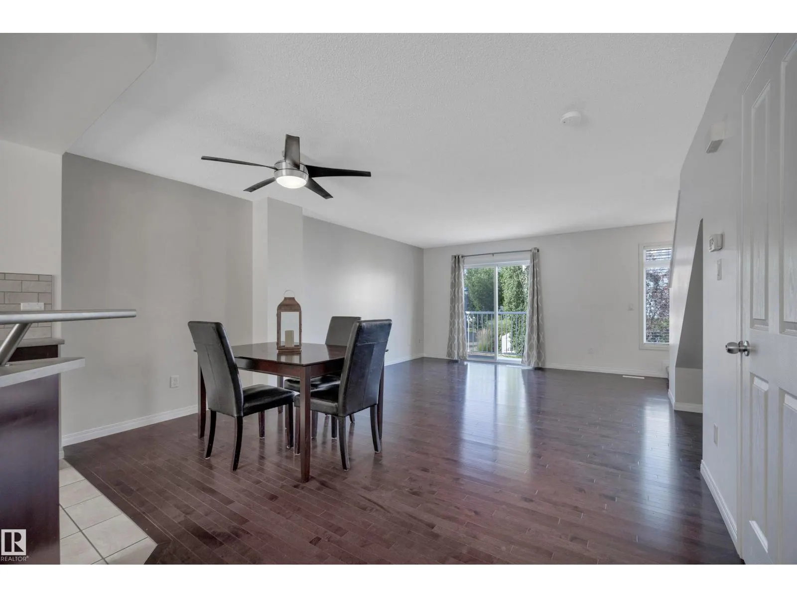 #73 1804 70 ST SW